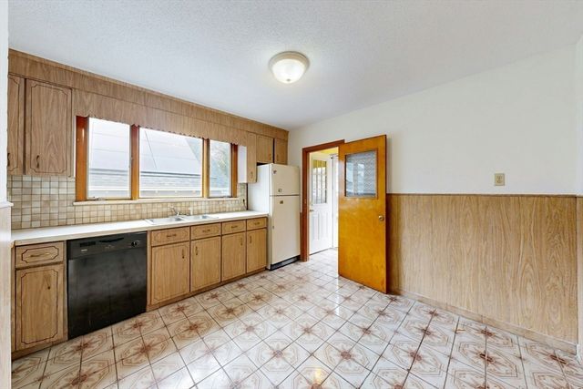 11 Sterling St., Somerville, MA 02144