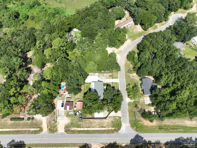 3605 Gatlin Rd, Milton, FL 32583