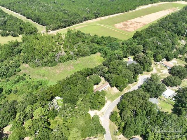 3605 Gatlin Rd, Milton, FL 32583