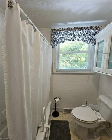 226 E Elm Street, Mount Airy, NC 27030