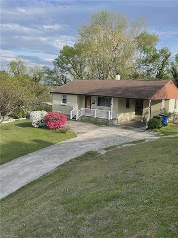 226 E Elm Street, Mount Airy, NC 27030