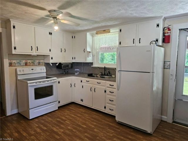 226 E Elm Street, Mount Airy, NC 27030