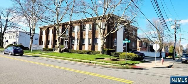 661 Palisade, Englewood Cliffs, NJ 07632