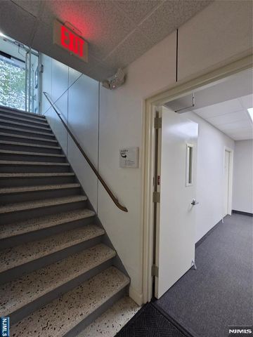 661 Palisade, Englewood Cliffs, NJ 07632