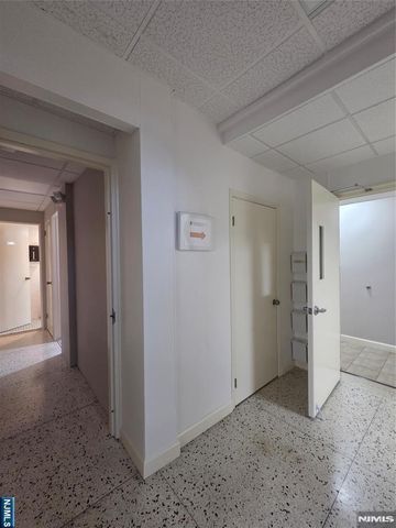 661 Palisade, Englewood Cliffs, NJ 07632