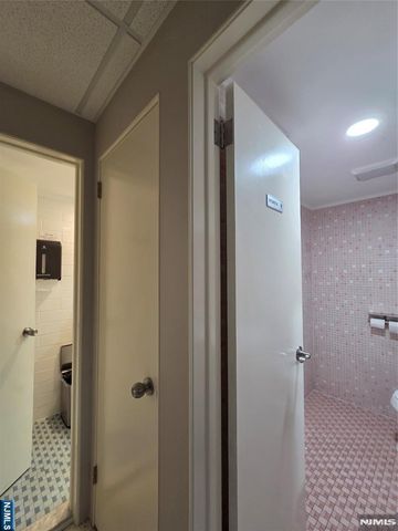 661 Palisade, Englewood Cliffs, NJ 07632
