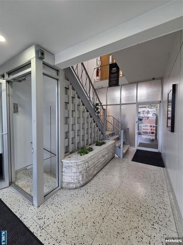 661 Palisade, Englewood Cliffs, NJ 07632