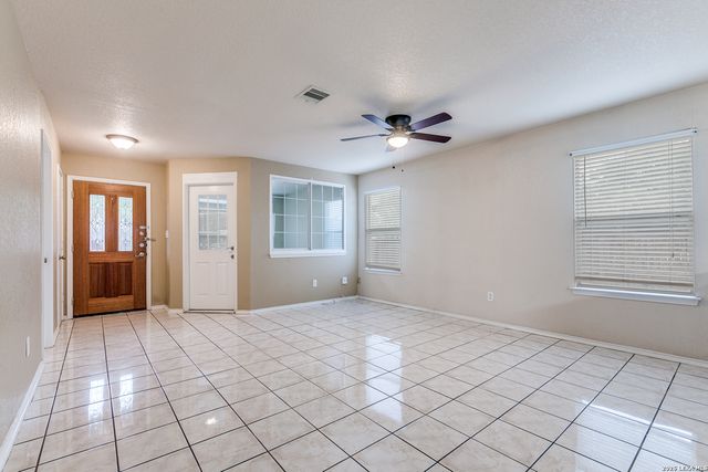 102 Cindy Lou, San Antonio, TX 78249