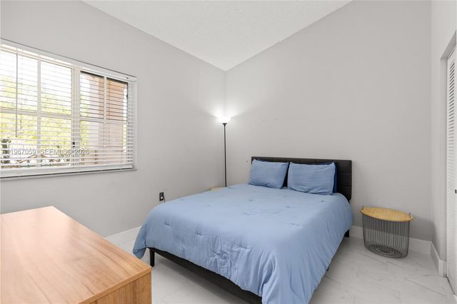 2250 NW 78th Ave 202, Pembroke Pines, FL 33024