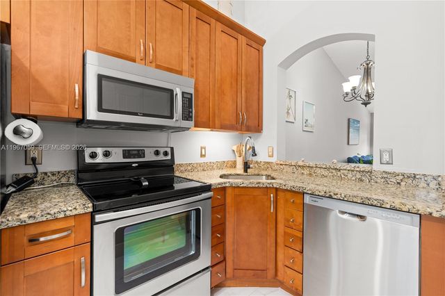 2250 NW 78th Ave 202, Pembroke Pines, FL 33024