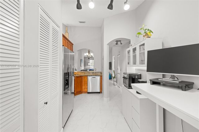 2250 NW 78th Ave 202, Pembroke Pines, FL 33024