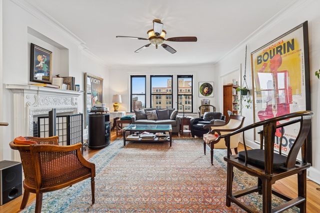 1755 E 55th Street 1201, Chicago, IL 60615