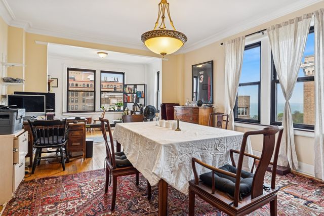 1755 E 55th Street 1201, Chicago, IL 60615