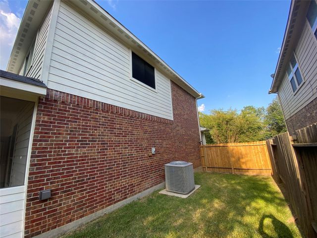 4903 Summer Ridge Drive, Conroe, TX 77303