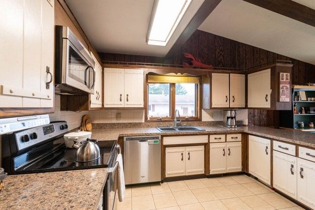 8126 203rd Avenue, Bristol, WI 53104