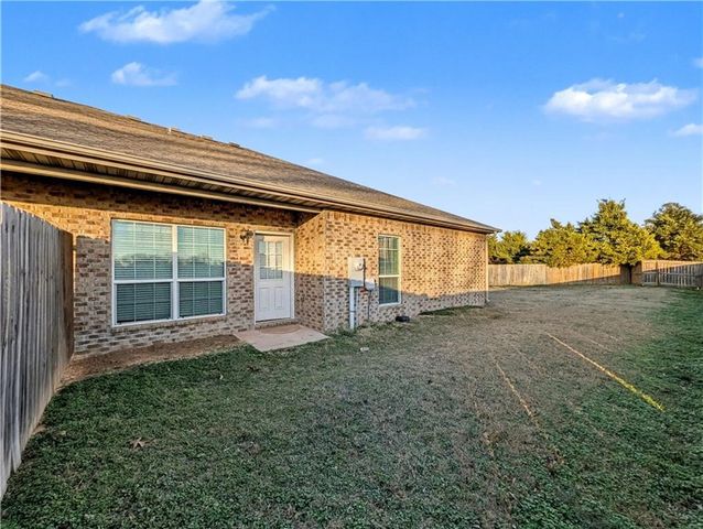 862 Oakwood Lane, Centerton, AR 72719