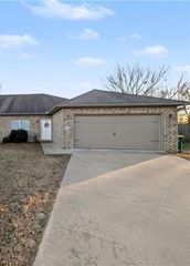 862 Oakwood Lane, Centerton, AR 72719