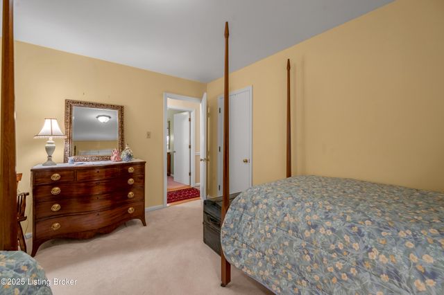 3433 Lansdowne Dr, Lexington, KY 40517