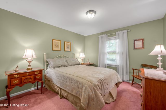 3433 Lansdowne Dr, Lexington, KY 40517