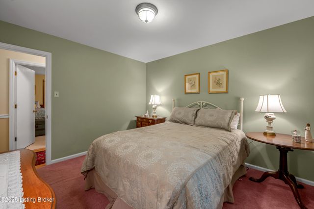 3433 Lansdowne Dr, Lexington, KY 40517