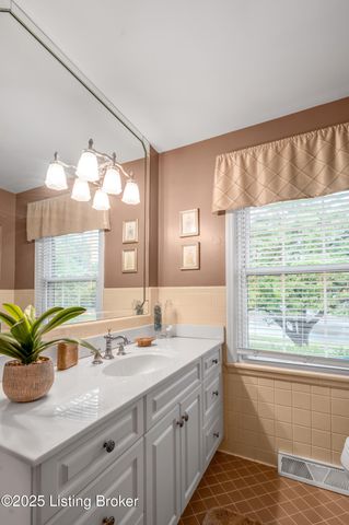 3433 Lansdowne Dr, Lexington, KY 40517