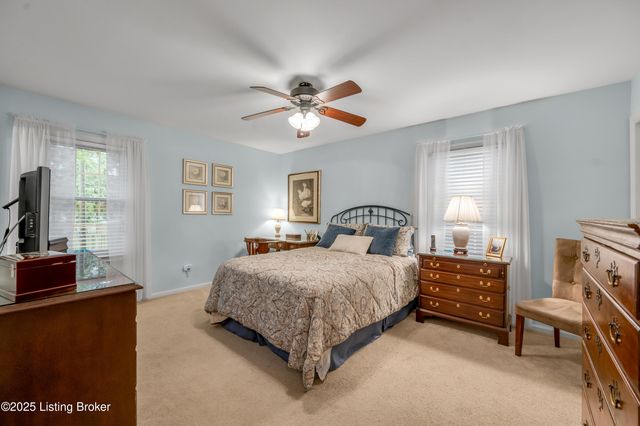 3433 Lansdowne Dr, Lexington, KY 40517