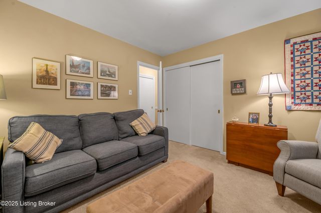 3433 Lansdowne Dr, Lexington, KY 40517