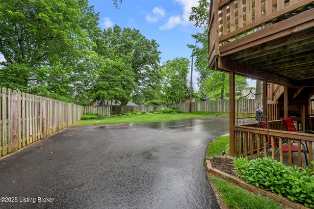 3433 Lansdowne Dr, Lexington, KY 40517