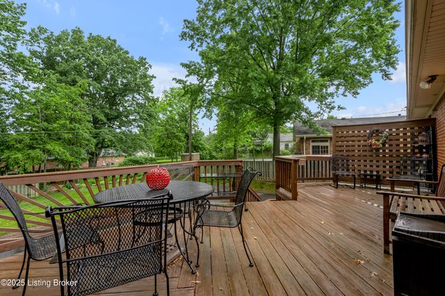 3433 Lansdowne Dr, Lexington, KY 40517