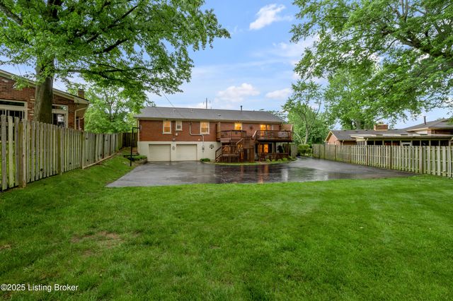 3433 Lansdowne Dr, Lexington, KY 40517