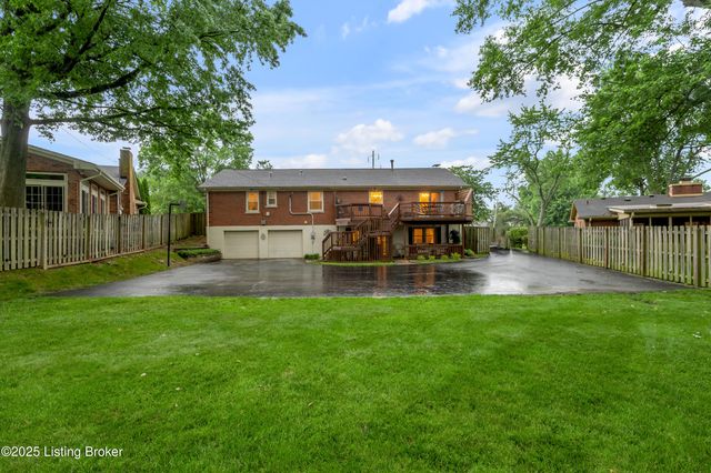 3433 Lansdowne Dr, Lexington, KY 40517