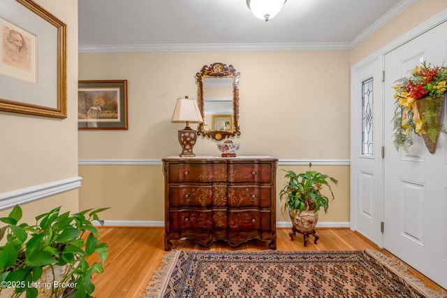 3433 Lansdowne Dr, Lexington, KY 40517