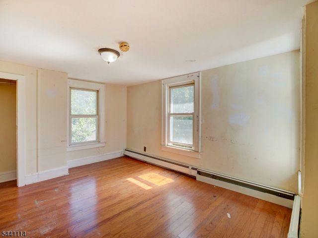 220 William St, Rahway City, NJ 07065