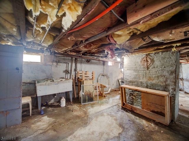 220 William St, Rahway City, NJ 07065