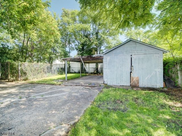 220 William St, Rahway City, NJ 07065