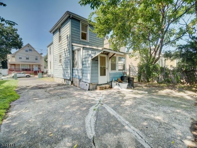 220 William St, Rahway City, NJ 07065