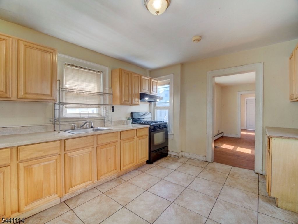 220 William St, Rahway City, NJ 07065 — photo 5