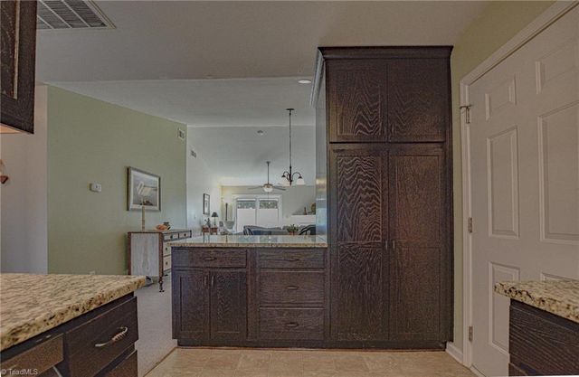 2873 Hyde Place Circle, Winston-salem, NC 27103