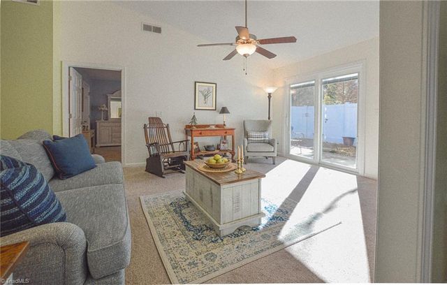 2873 Hyde Place Circle, Winston-salem, NC 27103