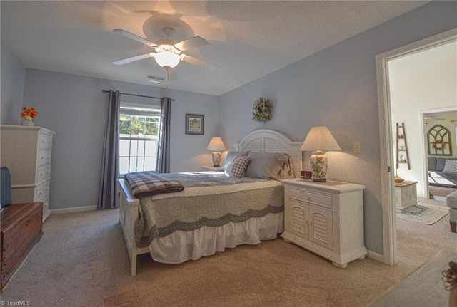 2873 Hyde Place Circle, Winston-salem, NC 27103