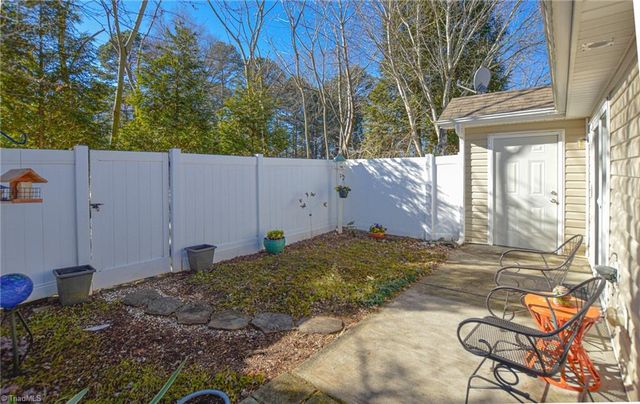 2873 Hyde Place Circle, Winston-salem, NC 27103