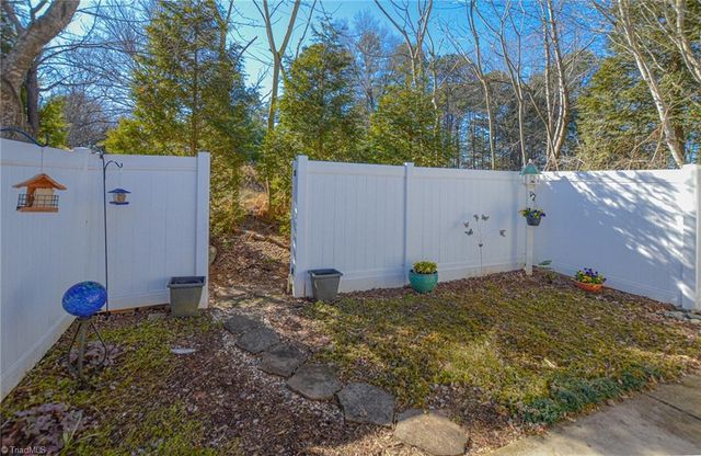 2873 Hyde Place Circle, Winston-salem, NC 27103