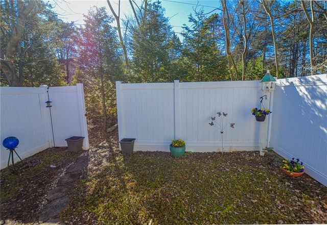 2873 Hyde Place Circle, Winston-salem, NC 27103