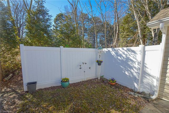 2873 Hyde Place Circle, Winston-salem, NC 27103