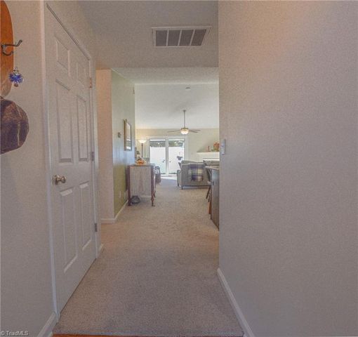 2873 Hyde Place Circle, Winston-salem, NC 27103