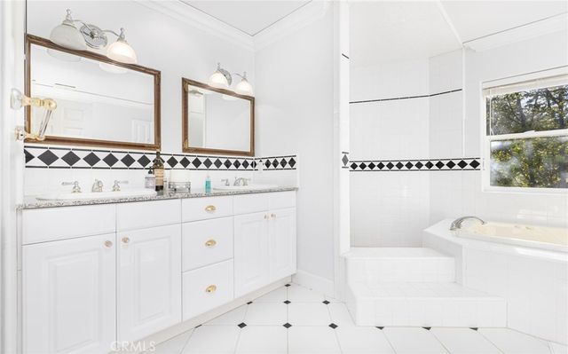 3105 E Beach Circle, Bradley, CA 93426