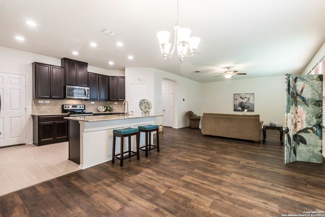 1402 Bluejay Court, San Antonio, TX 78245