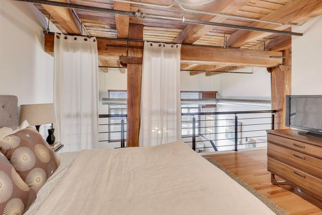 2111 W Churchill Street 105, Chicago, IL 60647