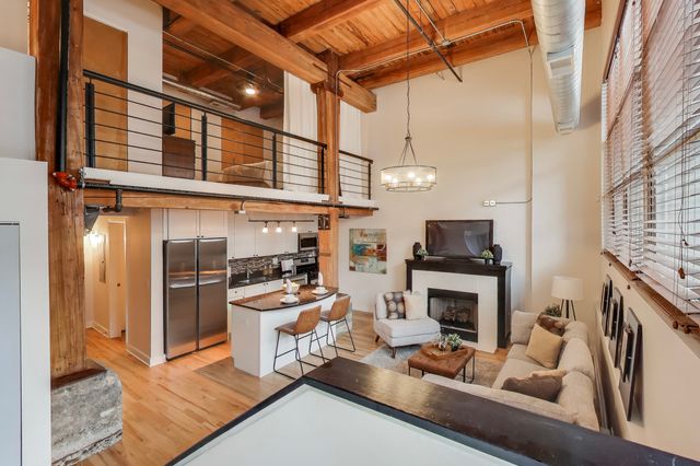 2111 W Churchill Street 105, Chicago, IL 60647