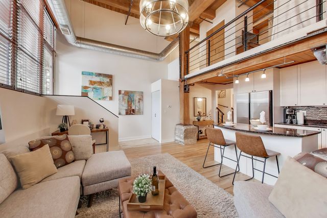 2111 W Churchill Street 105, Chicago, IL 60647